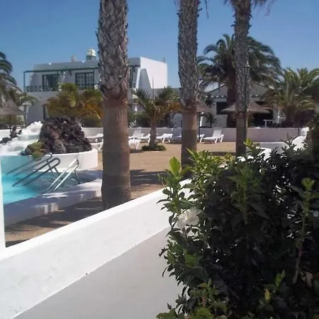 Puerto Del Carmen Sleeps 4 Pool Wifi Apartment