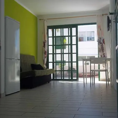 Puerto Del Carmen Sleeps 4 Pool Wifi Apartment